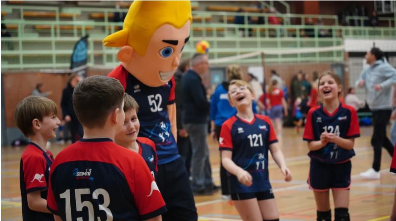 Volleybaltoernooi mini’s terug van weggeweest uit Voorschoten